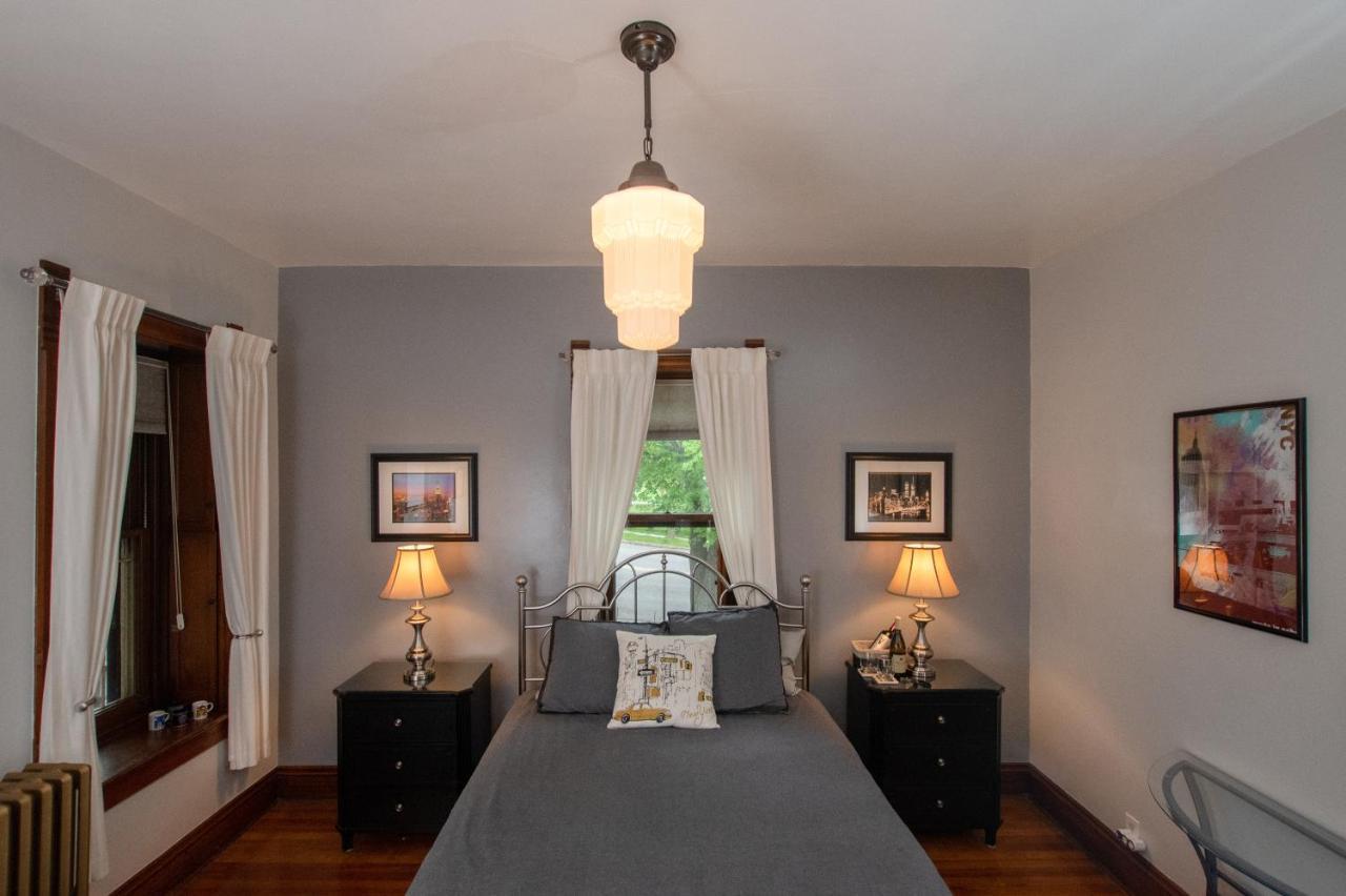 Reynolds Mansion Bed & Breakfast Белфонт Екстериор снимка
