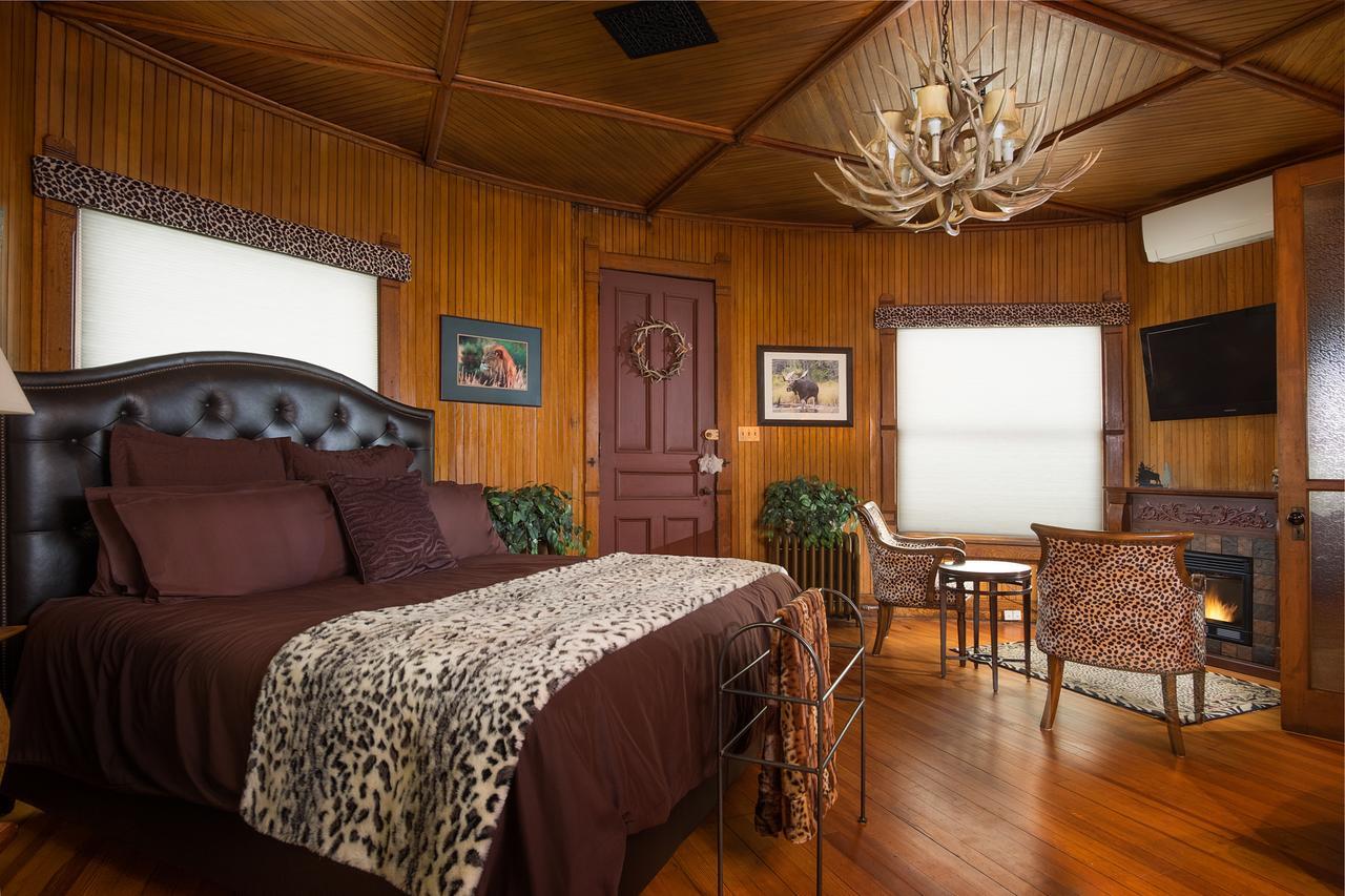 Reynolds Mansion Bed & Breakfast Белфонт Екстериор снимка