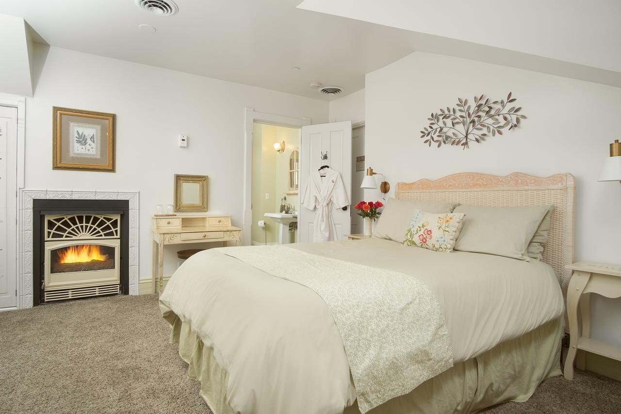 Reynolds Mansion Bed & Breakfast Белфонт Екстериор снимка