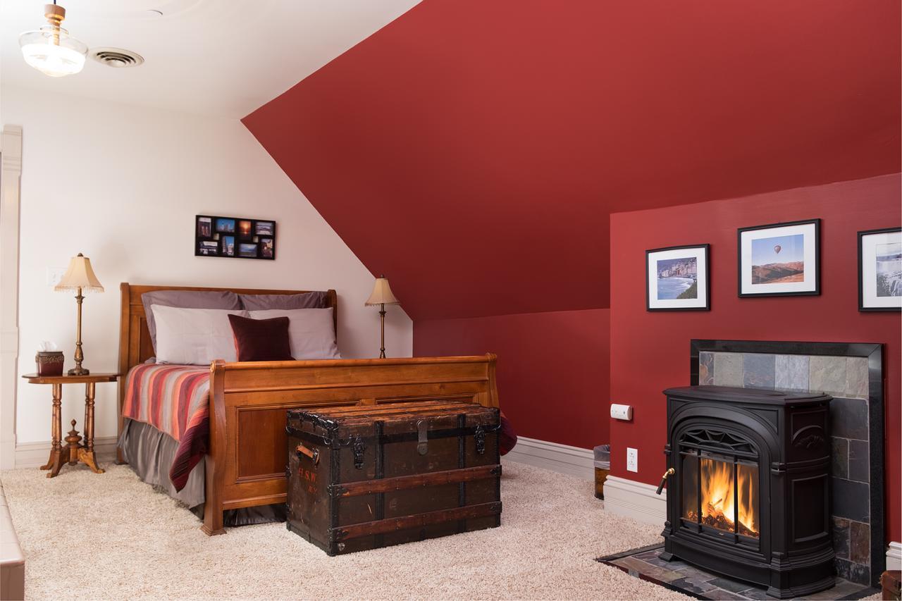 Reynolds Mansion Bed & Breakfast Белфонт Екстериор снимка