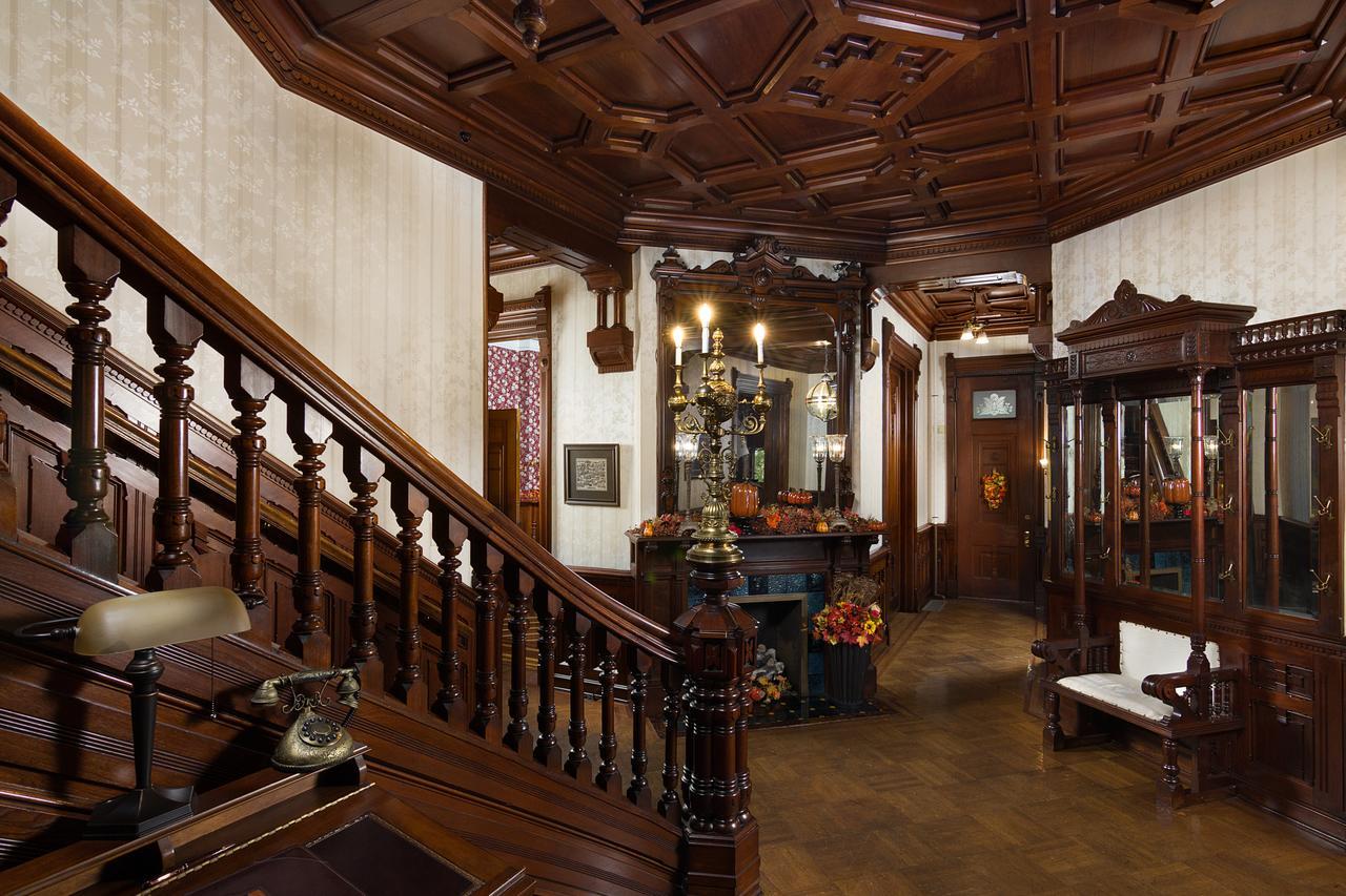 Reynolds Mansion Bed & Breakfast Белфонт Екстериор снимка