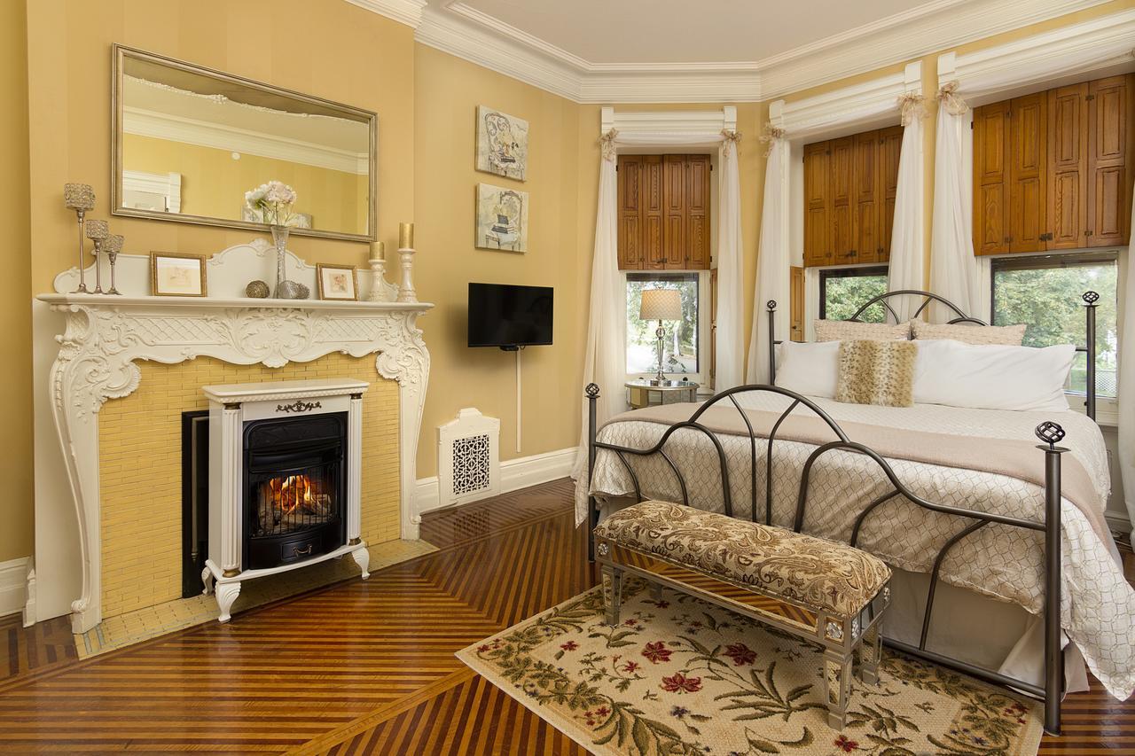 Reynolds Mansion Bed & Breakfast Белфонт Екстериор снимка